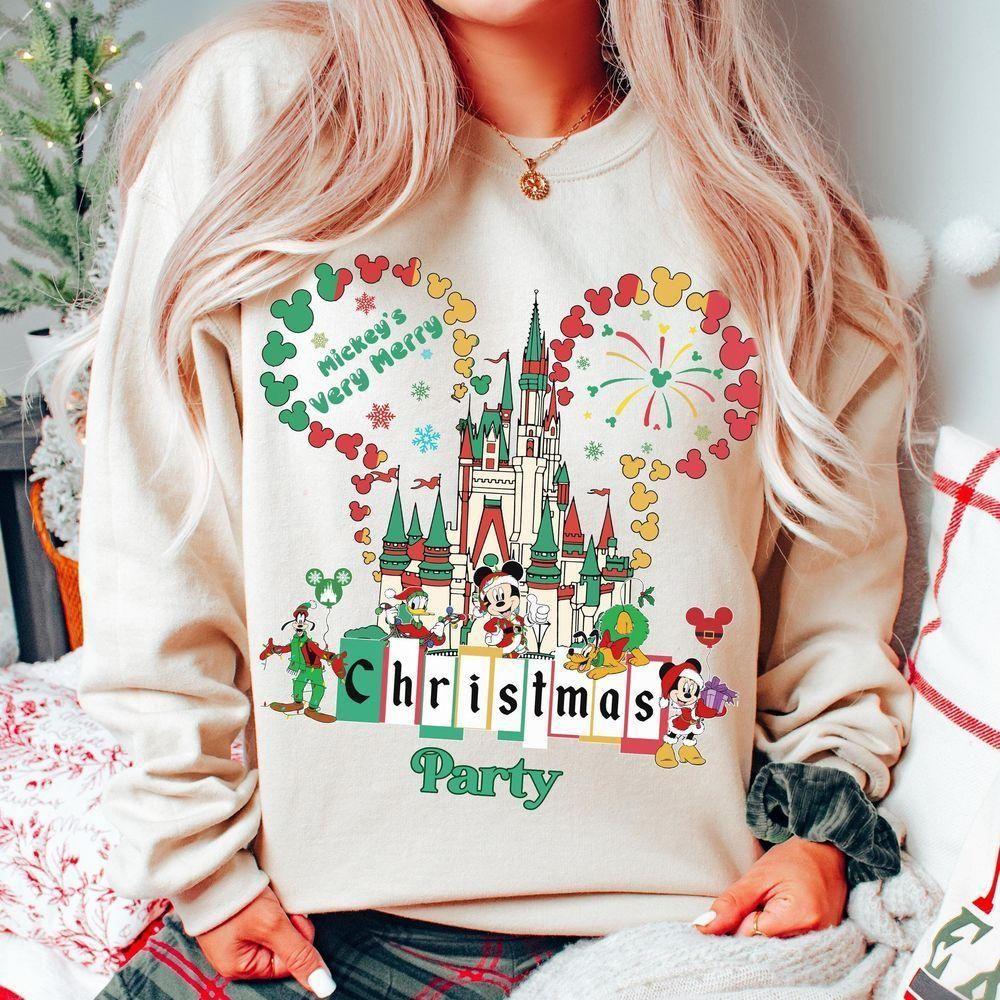 Mickey And Friends Merry Christmas Characters Group Disney Vuitino Merch